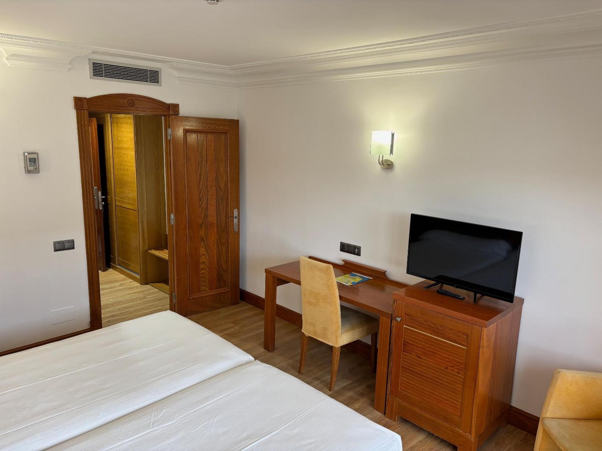 Gran Hotel Liber & Spa Playa Golf Noja Luaran gambar